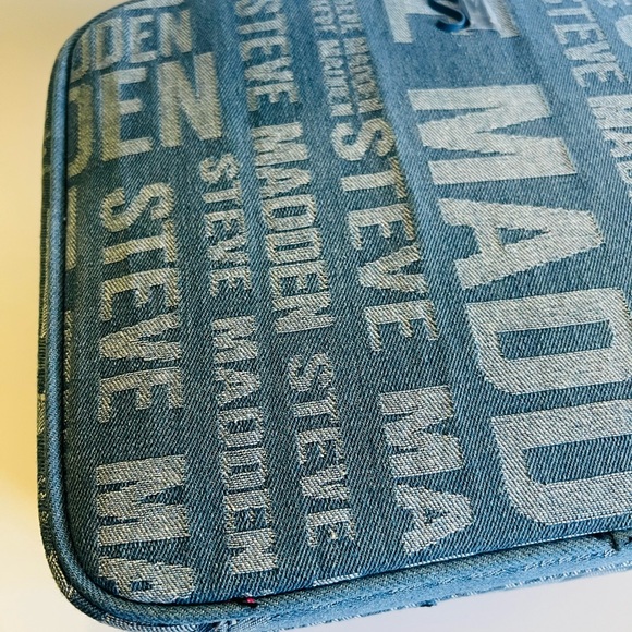 Steve Madden Denim Cosmetic Travel Bag - NWT - Picture 2 of 9